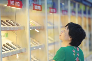 Nhu cầu tiêu thụ hàng công nghệ dự báo khó duy trì như năm 2021.