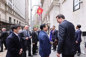 Thủ tướng Phạm Minh Chính thăm Sở giao dịch Chứng khoán New York. (Ảnh: Dương Giang/TTXVN)