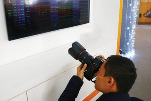 Phóng viên mảng chứng khoán cũng như nhà đầu tư cùng “ăn ngủ nghỉ” với thị trường.