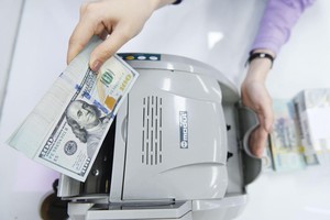 Lạm phát kích hoạt cuộc chiến tiền tệ trên thế giới