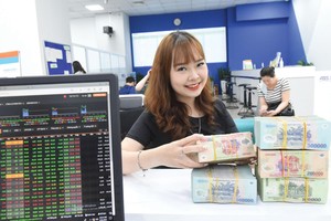 Có khoảng 70.000 tỷ đồng tiền mặt của nhà đầu tư tại các công ty chứng khoán đang chờ cơ hội để đẩy mạnh giải ngân.