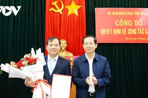 Ông Đoàn Hữu Dũng (bên trái) - tân Giám đốc Sở Giao thông - Vận tải Gia Lai. (Ảnh: Nguyễn Thảo).