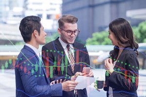 Trong các phiên giao dịch gần đây, VN-Index duy trì sắc xanh nhờ có sự hỗ trợ lớn từ nhóm cổ phiếu ngân hàng tăng giá.