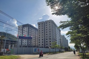 Dự án Khu chung cư nhà ở xã hội Khu công nghiệp Hòa Khánh hiện đang đang triển khai xây dựng 546 căn hộ tại các khối E3, E4, B2. Ảnh: Nguyễn Toàn.