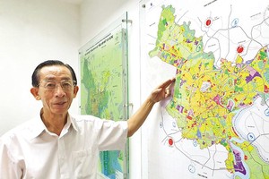 PGS-TS. Trần Hoàng Ngân, Viện trưởng Viện Nghiên cứu phát triển TP.HCM.