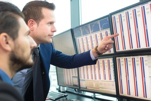 Ngân hàng và bất động sản là hai lĩnh vực hàng đầu thu hút dòng tiền quỹ ngoại.