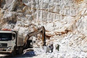 Quảng Bình: Nhiều doanh nghiệp khai thác khoáng sản bị xử phạt vì không lắp đặt trạm cân