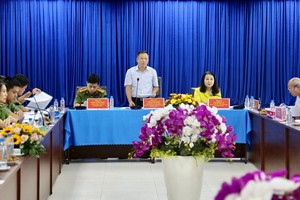 Phó Tổng Giám đốc BHXH Việt Nam Lê Hùng Sơn phát biểu trong chương trình làm việc tại tỉnh Bình Dương.