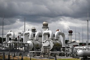 Hệ thống đường ống tại trạm OGE, một trong những trạm trung chuyển khí đốt lớn nhất châu Âu, ở Werne, Đức. (Ảnh: AFP/TTXVN)