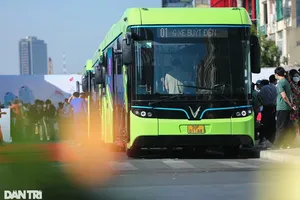 Khai trương xe buýt điện đầu tiên tại TPHCM hồi tháng 3/2022 (Ảnh: Hải Long).