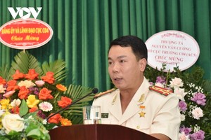 Đại tá Hoàng Quốc Việt phát biểu nhận nhiệm vụ.