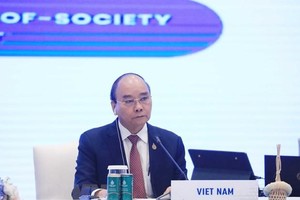 Chủ tịch nước Nguyễn Xuân Phúc dự Phiên họp hẹp lần thứ nhất - Tuần lễ Cấp cao APEC lần thứ 29. (Ảnh: Thống Nhất/TTXVN)