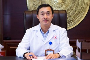 Thứ trưởng Bộ Y tế Trần Văn Thuấn.