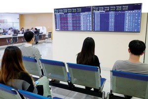 Tỷ lệ nhà đầu tư cá nhân chiếm tới 80% khiến thị trường chứng khoán Việt Nam dễ bị chi phối bởi yếu tố tâm lý nhà đầu tư.