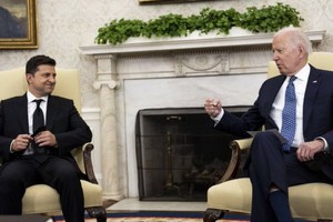 Tổng thống Ukraine Zelensky gặp Tổng thống Mỹ Biden tại Nhà Trắng ngày 1/9/2021. Ảnh: NYTimes.