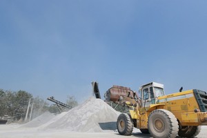 Đầu tư công được đẩy mạnh sẽ kéo theo sự tăng tăng trưởng của các nhóm ngành liên quan như xây dựng hạ tầng, vật liệu xây dựng, khu công nghiệp.