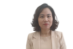 Bà Phí Hương Nga, Phó vụ trưởng phụ trách Vụ Thống kê công nghiệp và xây dựng (Tổng cục Thống kê).