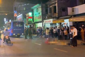 Lực lượng chức năng đã phong tỏa hiện trường để điều tra nguyên nhân vụ tai nạn (Ảnh: Cắt từ clip)