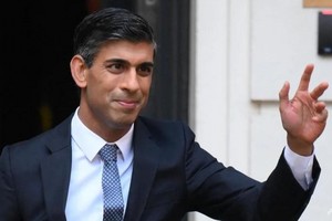 Thủ tướng Anh Rishi Sunak thông báo những thay đổi quan trọng trong chính phủ, với việc thành lập thêm 4 bộ mới, bổ nhiệm Chủ tịch mới của đảng Bảo thủ.