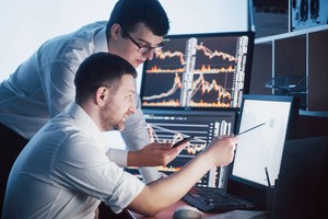 Nhà đầu tư ngoại có xu hướng quan tâm tới các cổ phiếu đầu ngành.