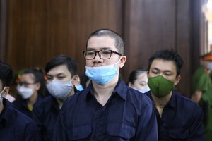 Bị cáo Nguyễn Thái Luyện tại tòa.