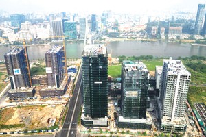 Thị trường bất động sản khó khăn, nhiều dự án dừng thi công, ảnh hưởng trực tiếp tới doanh nghiệp xây dựng, vật liệu xây dựng.