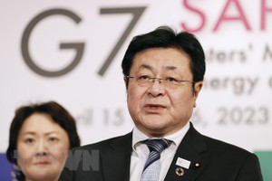 Bộ trưởng Môi trường Nhật Bản Akihiro Nishimura (phải) tham dự Hội nghị Bộ trưởng Năng lượng và Môi trường của G7 tại Sapporo, Nhật Bản. (Ảnh: Kyodo/TTXVN).