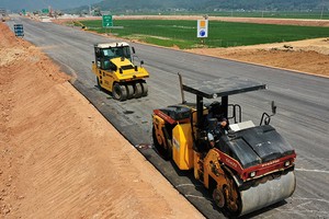 Thi công Dự án thành phần cao tốc Bắc - Nam phía Đông giai đoạn 2017 - 2020, đoạn cao tốc Mai Sơn - Quốc lộ 45.