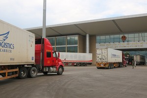 Xuất khẩu qua các cửa khẩu biên giới đất liền sang Trung Quốc năm 2022 giảm 63% so với 2021.