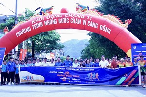 Chặng 11 - Những bước chân vì cộng đồng tổ chức phát động tại tỉnh Hòa Bình và có quy mô toàn quốc.