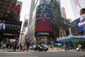 Lo ngại về trần nợ công và ngành ngân hàng Mỹ dường như đã tan biến, nhưng vẫn có những mối lo ngại khác.