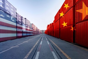 Hai nền kinh tế lớn nhất thế giới Mỹ - Trung Quốc đều đối diện nguy cơ đình trệ.