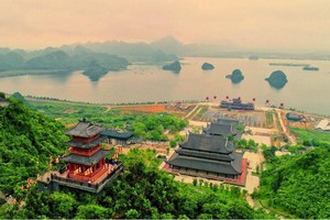 Chùa Tam Chúc là điểm nhất định phải khám phá khi đến Flamingo Golden Hill