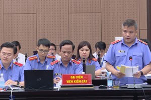 Đại diện Viện Kiểm sát giữ quyền công tố phiên tòa xét xử đại án "chuyến bay giải cứu".