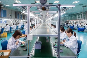 Sản xuất thiết bị điện tại CTCP Thiết bị đo điện EMIC – Đơn vị thành viên của Gelex Electric.