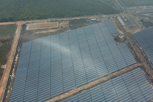 Nhà máy điện mặt trời Solar Park 01 tại huyện Đức Huệ, tỉnh Long An, do Công ty TNHH Hoàn Cầu Long An đầu tư. Ảnh Công ty.