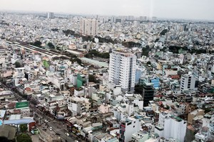 TP.HCM gặp khó bởi có sự chồng chéo, bất cập trong việc thi hành các văn bản pháp luật hiện hành liên quan đến công tác quản lý và phát triển đô thị.