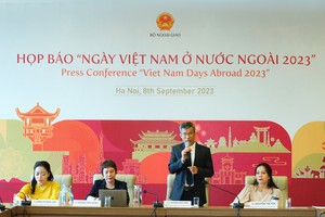 Ông Hoàng Hữu Anh - Phó Vụ trưởng Vụ Ngoại giao Văn hóa - UNESCO (Bộ Ngoại giao) phát biểu khai mạc họp báo “Ngày Việt Nam ở nước ngoài 2023”.