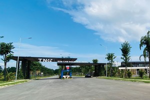 Xanh” hóa là yêu cầu cấp thiết với doanh nghiệp dệt may xuất khẩu hiện nay. Trong ảnh: Cụm công nghiệp Sơn Cẩm của CTCP Đầu tư và Thương mại TNG được xây dựng theo mô hình khu công nghiệp sinh thái.