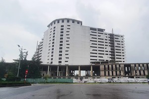 Cục Thuế tỉnh Quảng Bình vừa có quyết định cưỡng chế thuế với số tiền 2 tỷ đồng đối với Công ty cổ phần Du lịch Hà Nội - Quảng Bình, chủ đầu tư dự án Pullman Quảng Bình.