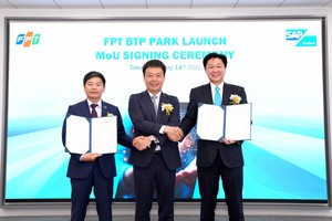 Các lãnh đạo cấp cao của FPT và SAP Japan tại lễ ra mắt dự án.
