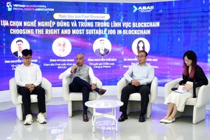 Các diễn giả thảo luận về những kỹ năng sinh viên cần trang bị khi bước vào thị trường blockchain.