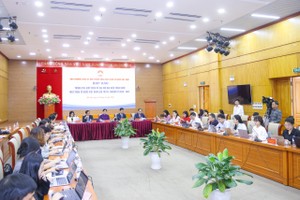 Toàn cảnh họp báo.