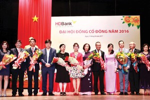 Đại hội đồng cổ đông thường niên 2017 của HDBank đã bầu ra HĐQT nhiệm kỳ 2017 - 2022 gồm 9 thành viên