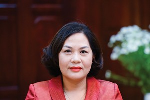 Bà Nguyễn Thị Hồng  