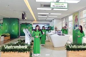 Khách hàng đến với Vietcombank luôn được trải nghiệm những dịch vụ ngân hàng thân thiện, hiện đại