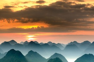 Lặng im trên đỉnh núi tuyết