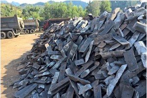 KHL bị hạn chế giao dịch, KHB và KSK vào diện cảnh báo