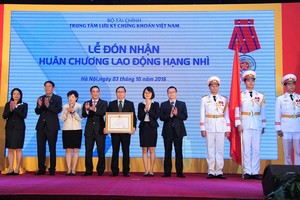 VSD nhận Huân chương Lao động hạng nhì 