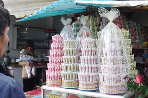 Đổi tiền lẻ vẫn diễn ra tràn lan 